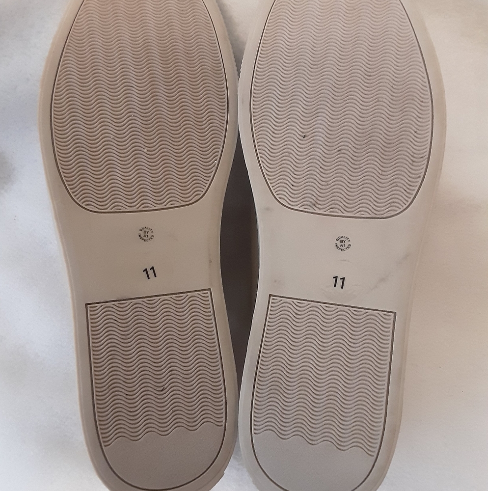 J Ferrar cream shoes - Picture 4 of 7